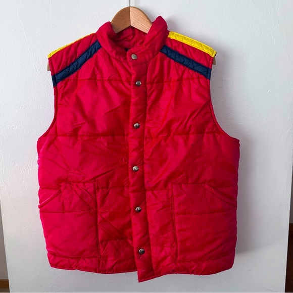 Trailmaster Other - Vintage Trailmaster red puffy snap closure vest